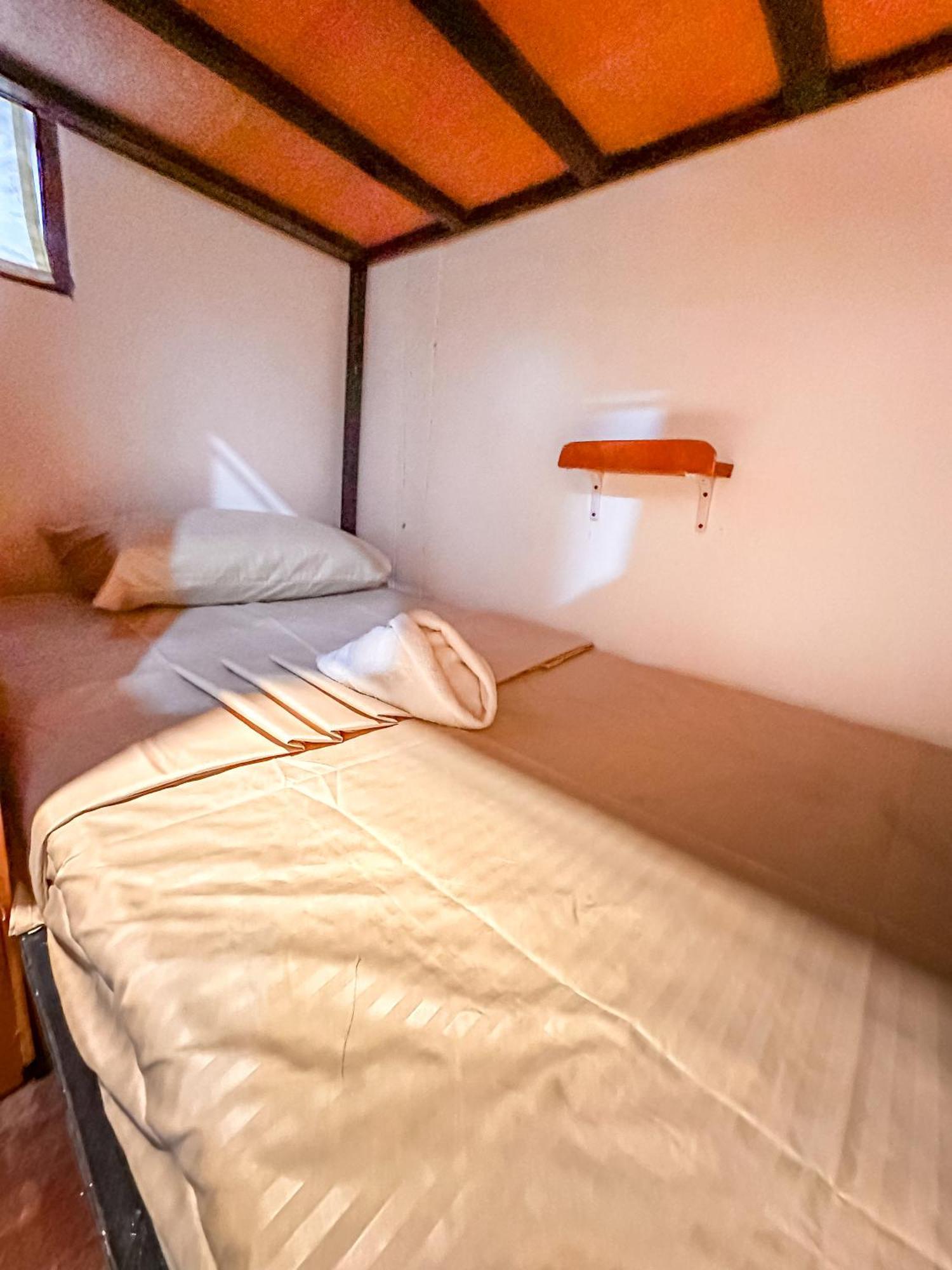 Hangout'S Hostel إل نيدو المظهر الخارجي الصورة
